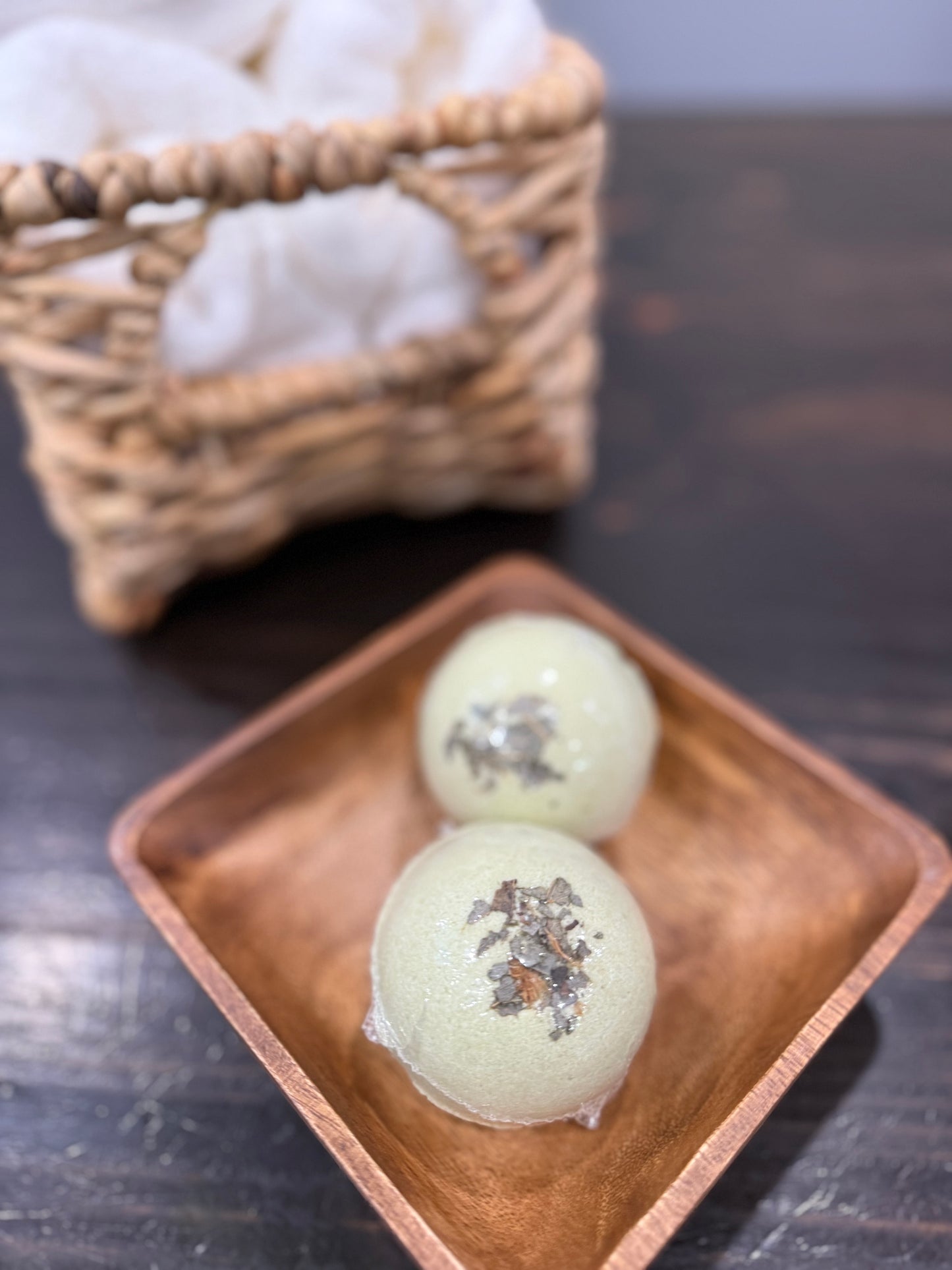 Coconut & Eucalyptus Bath Bomb