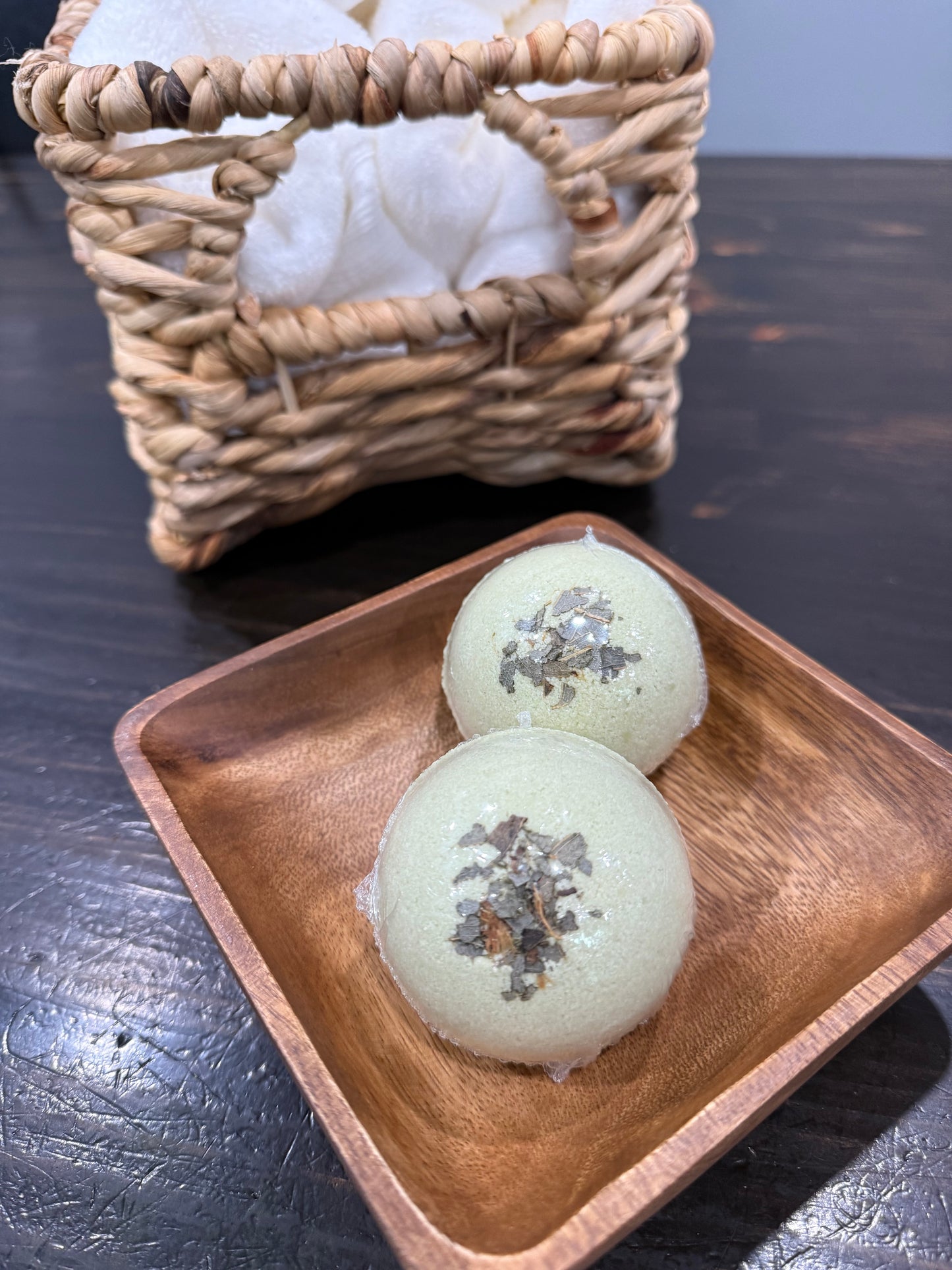 Coconut & Eucalyptus Bath Bomb